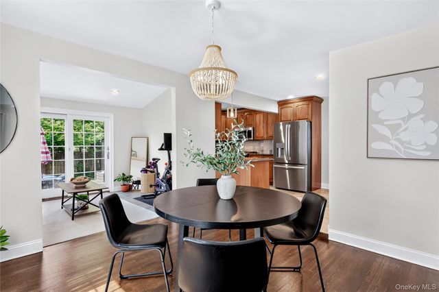 7 Fairview Avenue, Port Washington, NY 11050