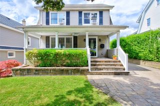 7 Fairview Avenue, Port Washington, NY 11050