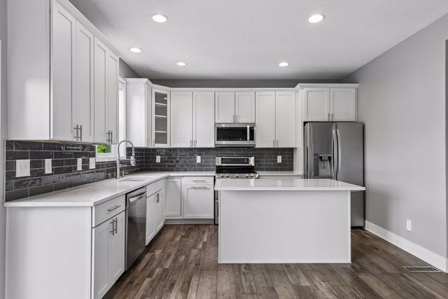1830 Penstemon Lane, Shakopee, MN 55379