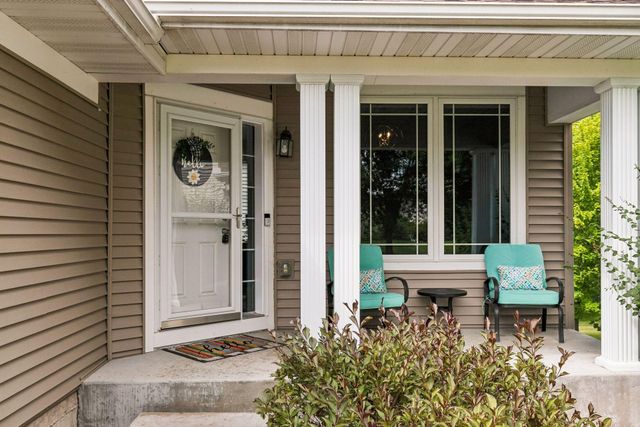 1830 Penstemon Lane, Shakopee, MN 55379