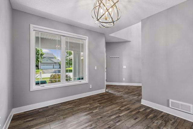 1830 Penstemon Lane, Shakopee, MN 55379