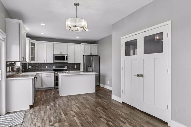 1830 Penstemon Lane, Shakopee, MN 55379