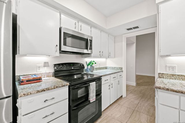 12105 Mission Trace, San Antonio, TX 78230