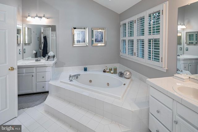 173 CHRISTOPHER DR, Princeton, NJ 08540