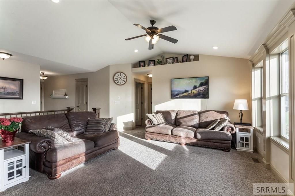 Image 5 of property listing at 626 Tanglewood Drive, Rexburg, ID 83440