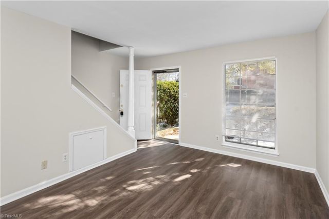 1311 Meadowview W Road H, Greensboro, NC 27403