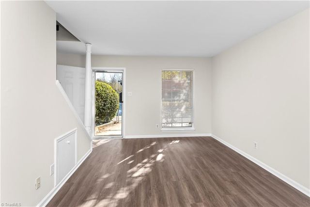 1311 Meadowview W Road H, Greensboro, NC 27403