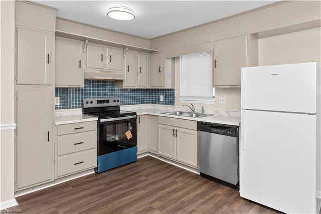 1311 Meadowview W Road H, Greensboro, NC 27403