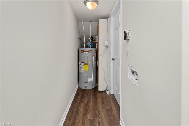 1311 Meadowview W Road H, Greensboro, NC 27403