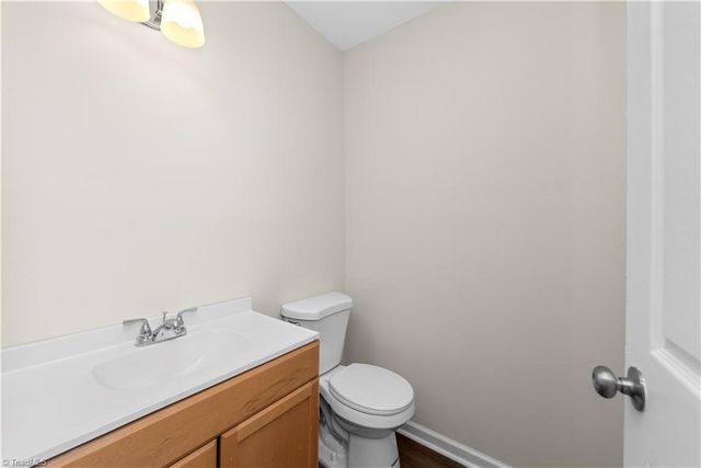 1311 Meadowview W Road H, Greensboro, NC 27403