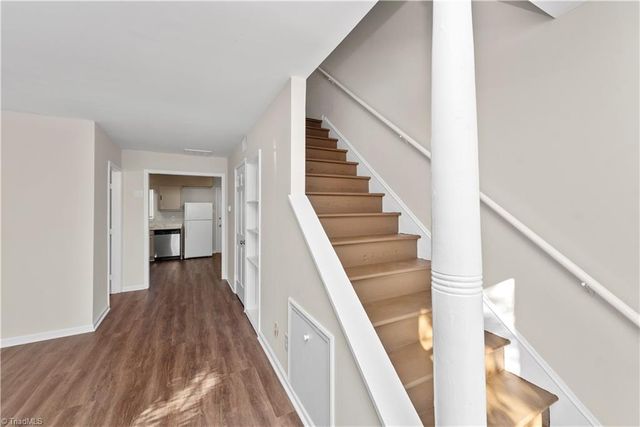 1311 Meadowview W Road H, Greensboro, NC 27403