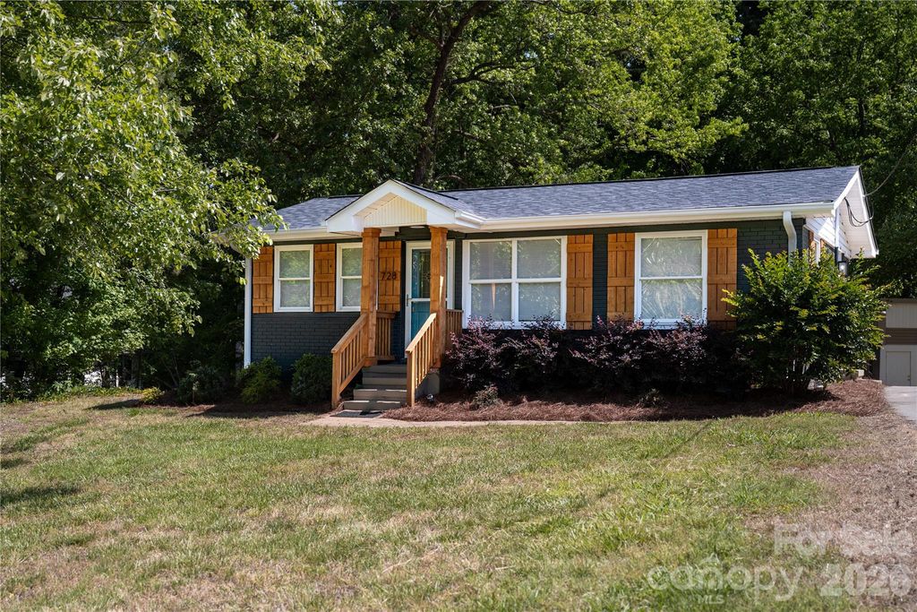 728 Morningside Drive, Mount Holly, NC 28120