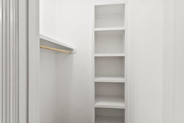 42 Vista Cove Drive, The Woodlands, TX 77381