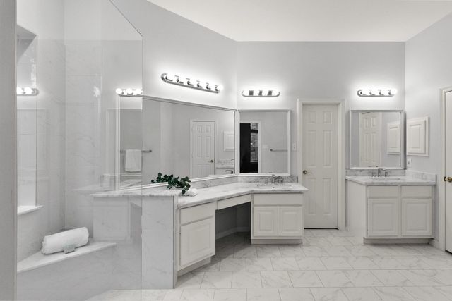 42 Vista Cove Drive, The Woodlands, TX 77381