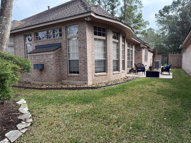 42 Vista Cove Drive, The Woodlands, TX 77381