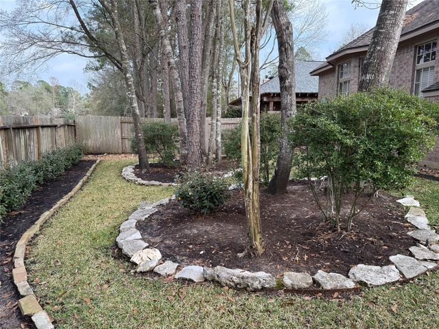 42 Vista Cove Drive, The Woodlands, TX 77381