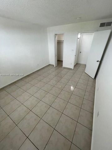 606 W 81st St 408, Hialeah, FL 33014