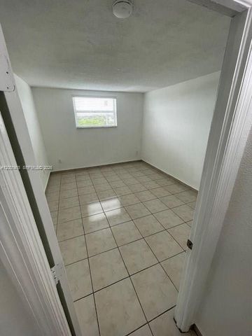606 W 81st St 408, Hialeah, FL 33014
