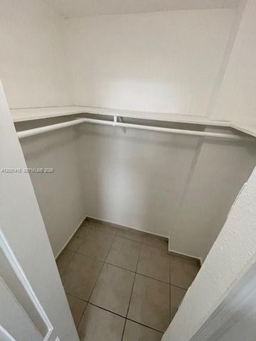 606 W 81st St 408, Hialeah, FL 33014