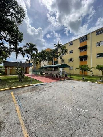 606 W 81st St 408, Hialeah, FL 33014