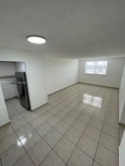 606 W 81st St 408, Hialeah, FL 33014