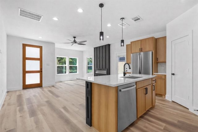 2714 Hector Street, Dallas, TX 75210