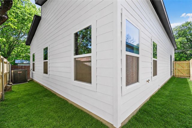 2714 Hector Street, Dallas, TX 75210
