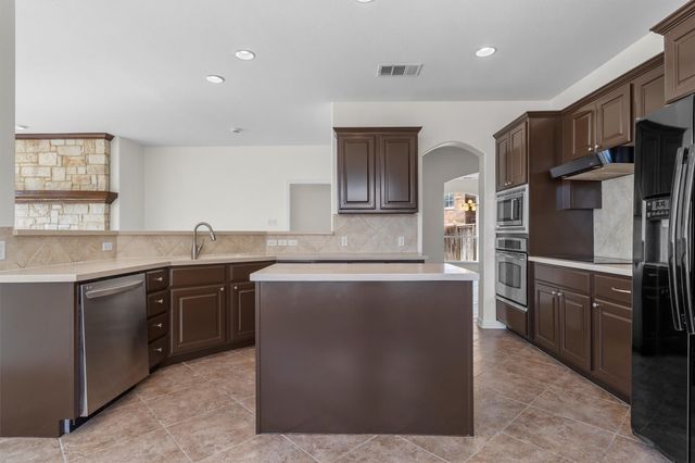 13700 Long Shadow DR, Manor, TX 78653