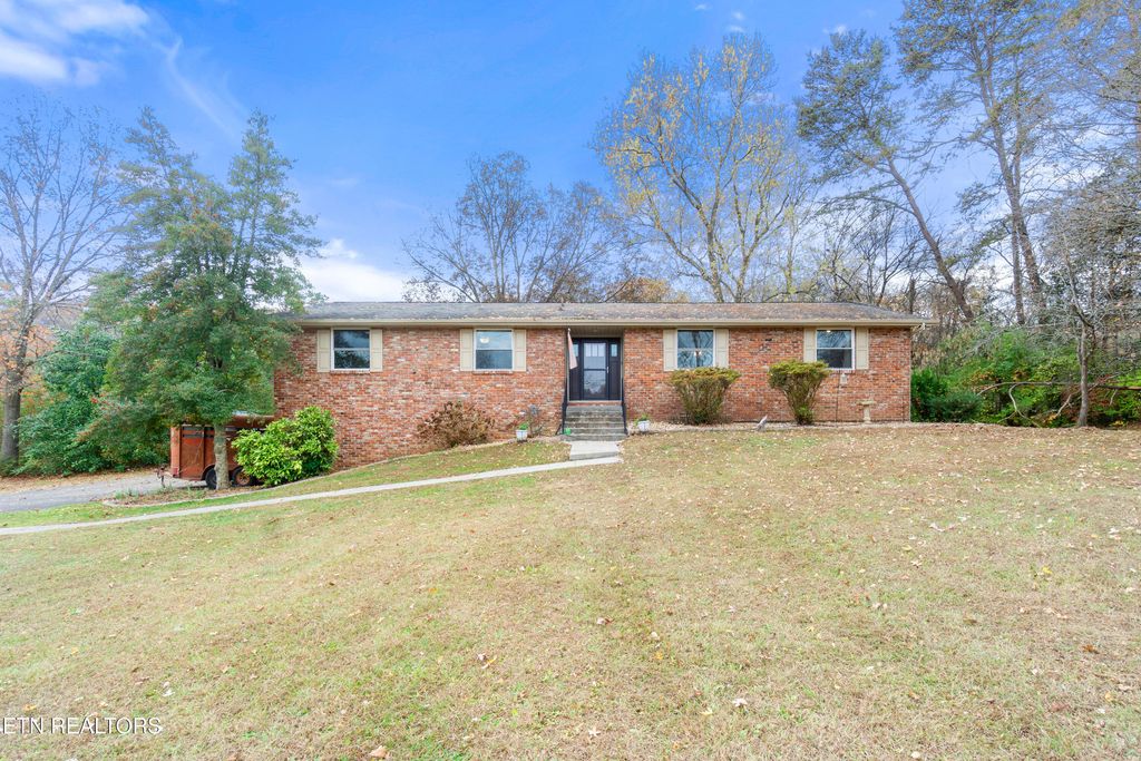 204 Anderson Drive, Knoxville, TN 37920