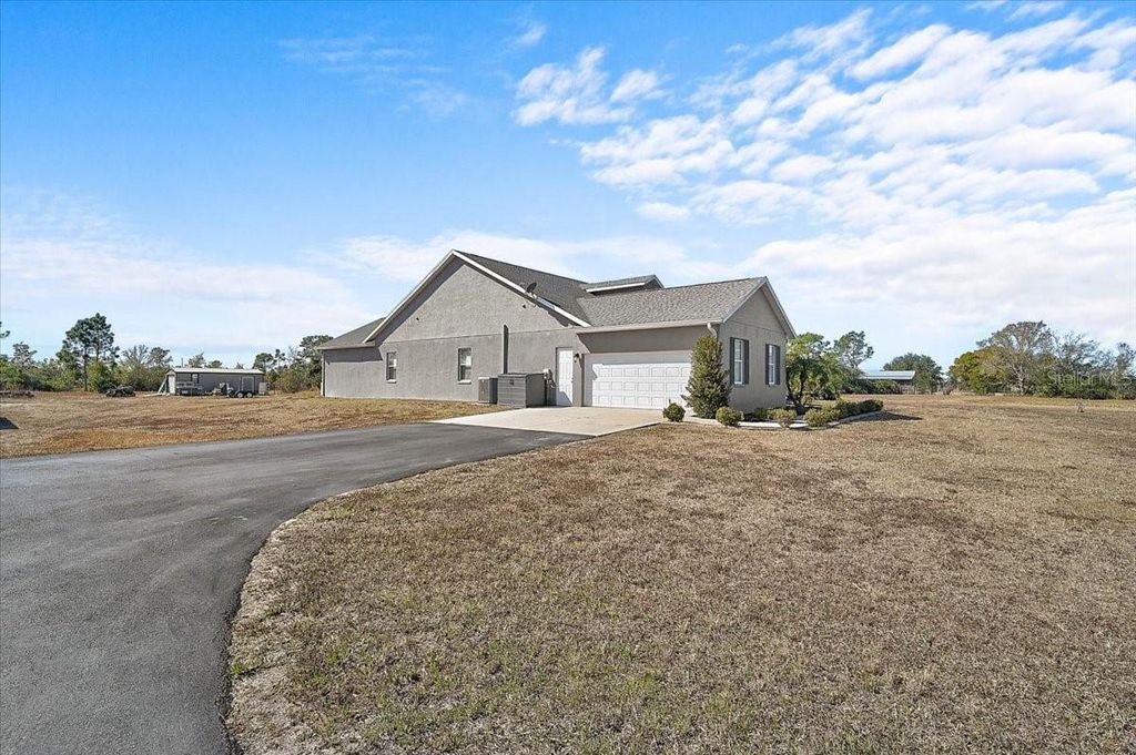 Image 4 of property listing at 25202 E 61ST AVENUE, Myakka City, FL 34251