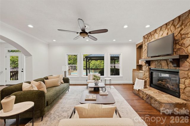 7307 Roseland Avenue, Charlotte, NC 28277