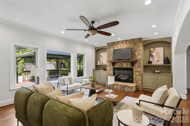 7307 Roseland Avenue, Charlotte, NC 28277