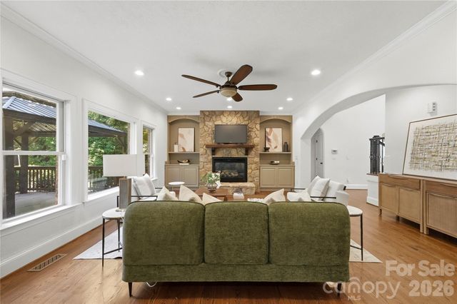 7307 Roseland Avenue, Charlotte, NC 28277