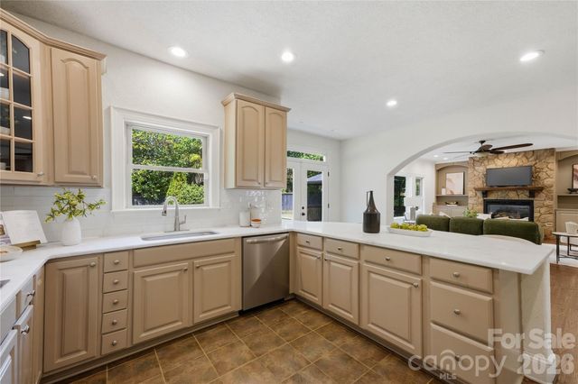 7307 Roseland Avenue, Charlotte, NC 28277