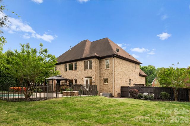 7307 Roseland Avenue, Charlotte, NC 28277