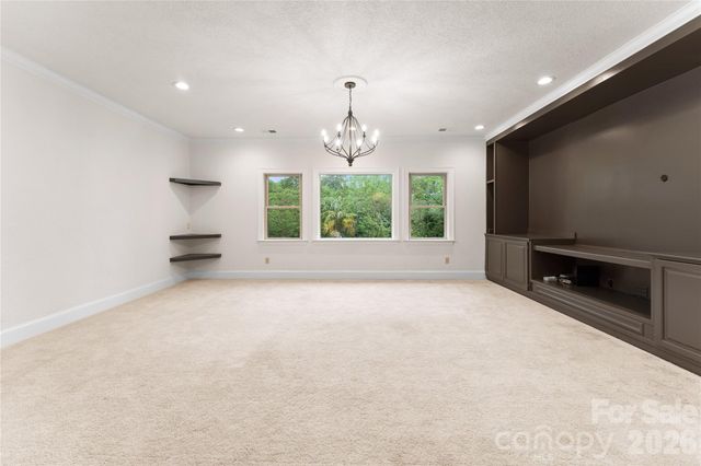 7307 Roseland Avenue, Charlotte, NC 28277