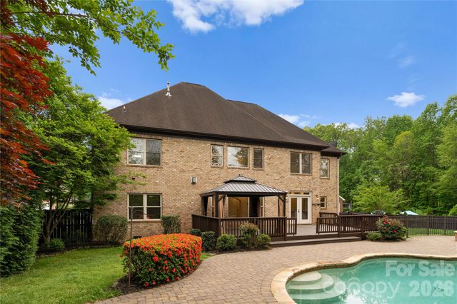 7307 Roseland Avenue, Charlotte, NC 28277