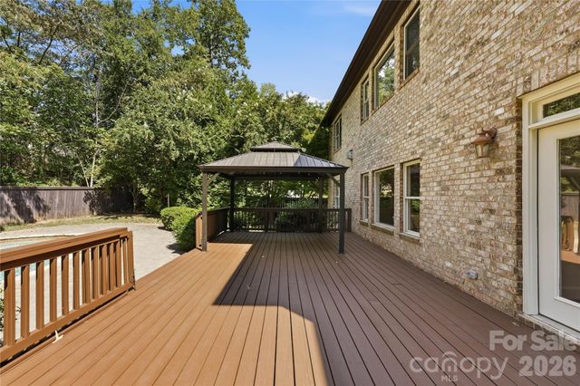7307 Roseland Avenue, Charlotte, NC 28277