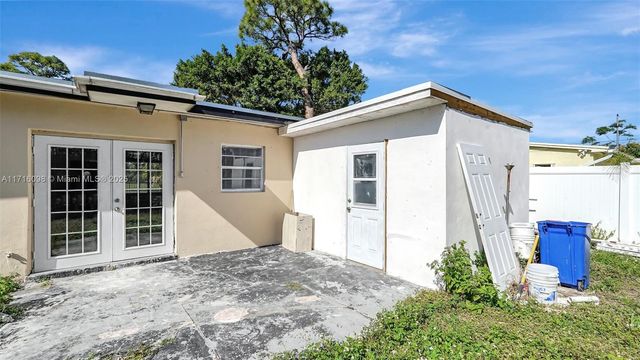 1240 SW 32nd Ave, Fort Lauderdale, FL 33312