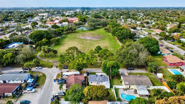 1240 SW 32nd Ave, Fort Lauderdale, FL 33312