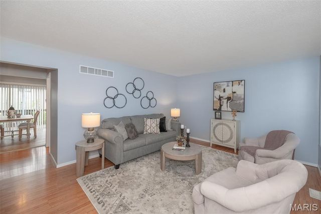 1324 Summergate Parkway, St Charles, MO 63303