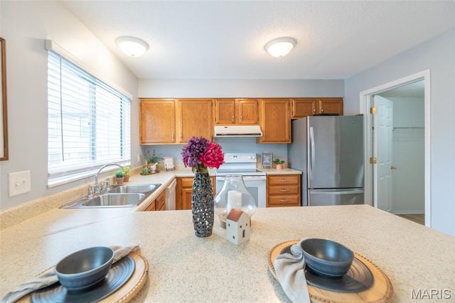 1324 Summergate Parkway, St Charles, MO 63303