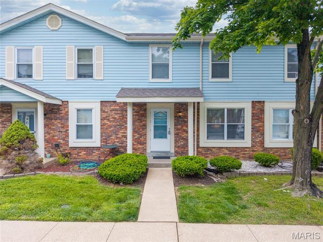 1324 Summergate Parkway, St Charles, MO 63303
