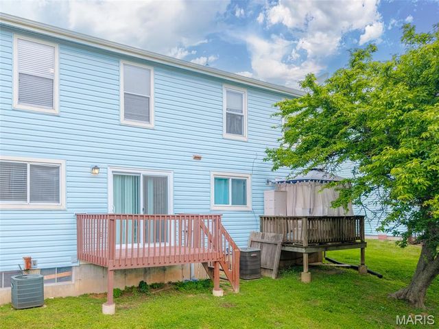 1324 Summergate Parkway, St Charles, MO 63303