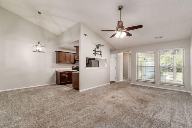 124 Oak Creek Place, Gahanna, OH 43230