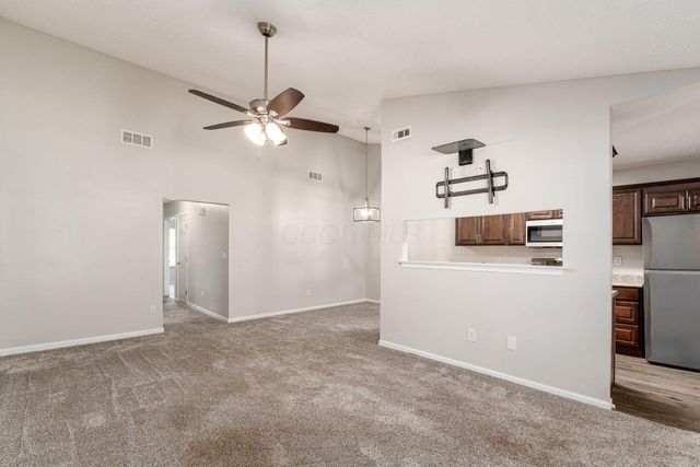 124 Oak Creek Place, Gahanna, OH 43230