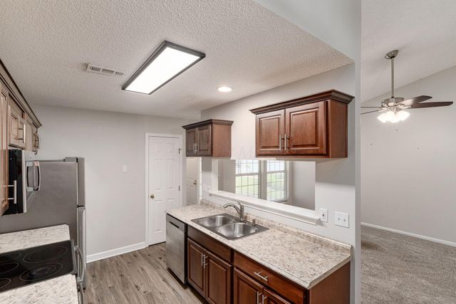 124 Oak Creek Place, Gahanna, OH 43230