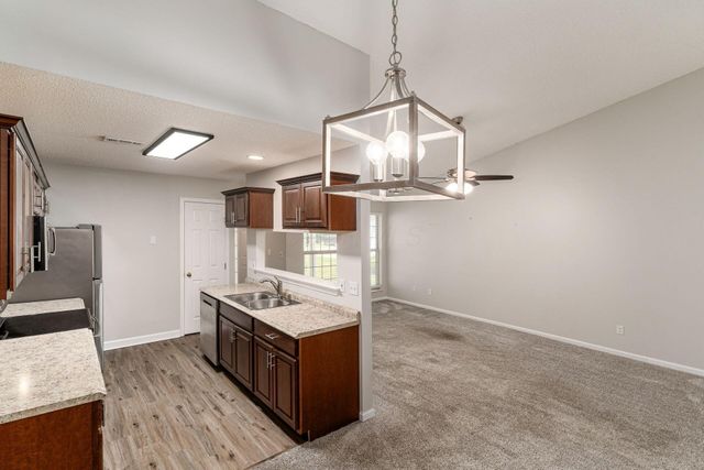 124 Oak Creek Place, Gahanna, OH 43230