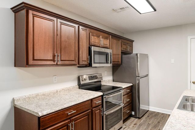 124 Oak Creek Place, Gahanna, OH 43230