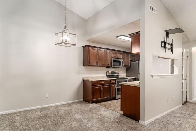 124 Oak Creek Place, Gahanna, OH 43230